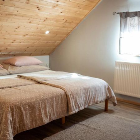 Guest House Pr' Cut Zirovnica Екстериор снимка