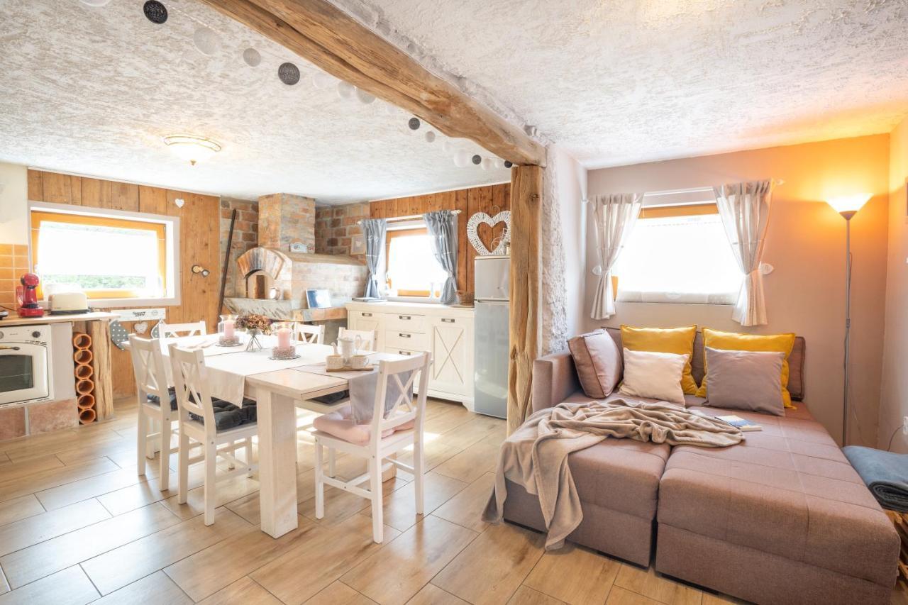 Guest House Pr' Cut Zirovnica Екстериор снимка