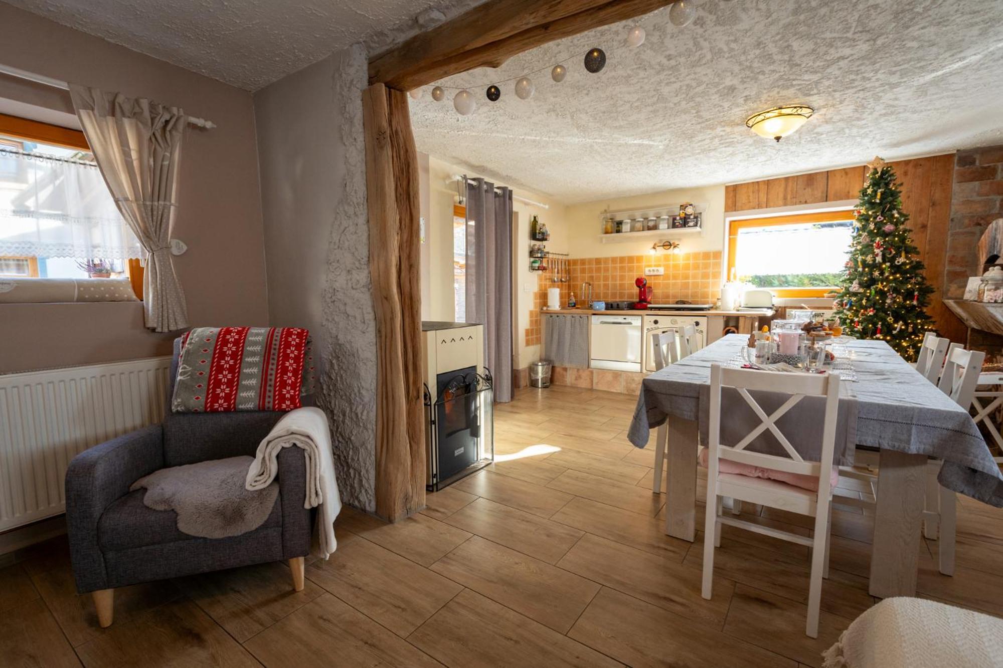 Guest House Pr' Cut Zirovnica Екстериор снимка