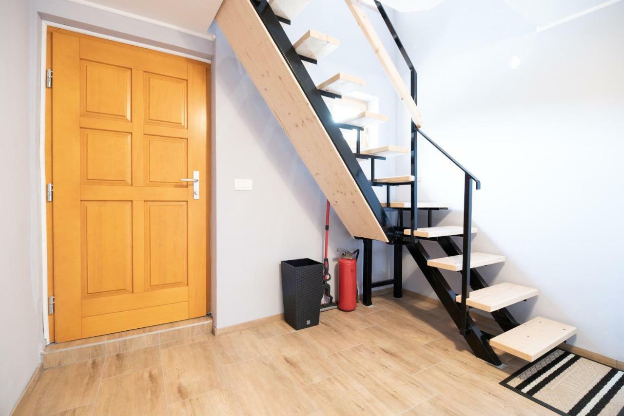 Guest House Pr' Cut Zirovnica Екстериор снимка