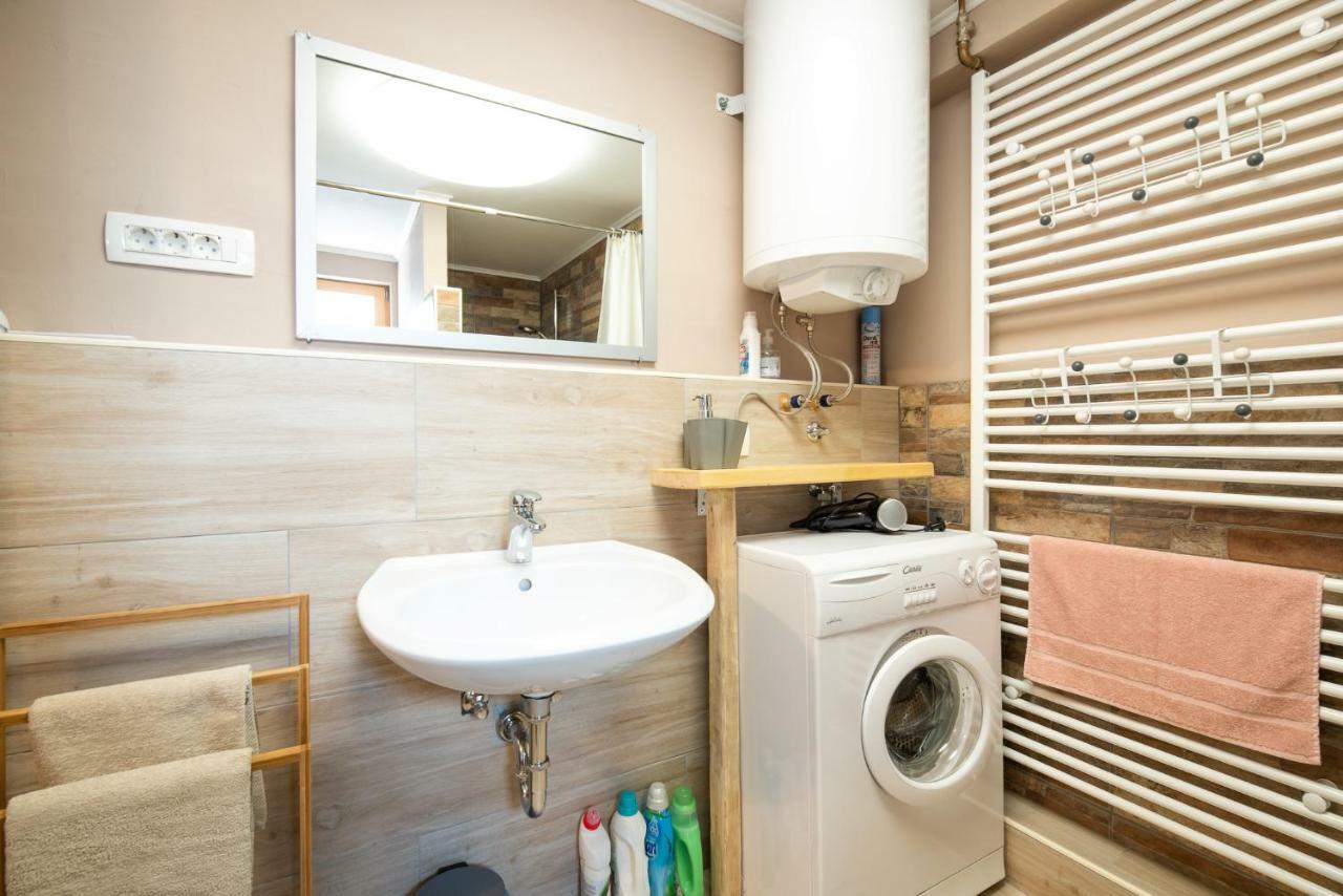 Guest House Pr' Cut Zirovnica Екстериор снимка